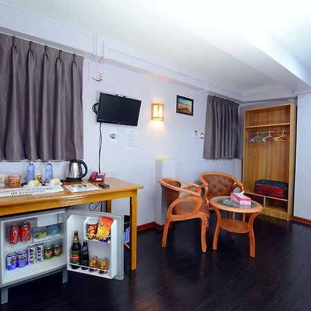 Okkala Hotel Yangon Exteriör bild